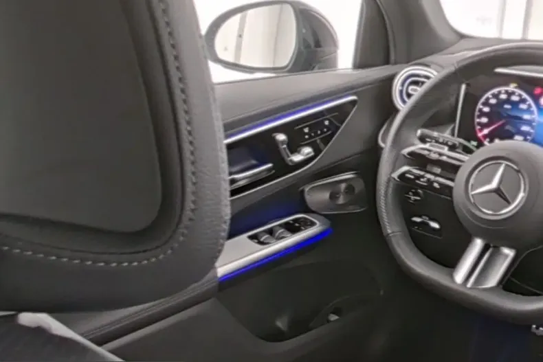 Mercedes-Benz GLC 300 (Clasa GLC) din 2025 cu 14.528 km - oferta MER203806 - foto 8