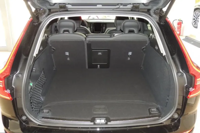 Volvo XC60 din 2024 cu 9.900 km - oferta VOL203815 - foto 5