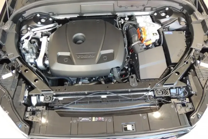 Volvo XC60 din 2024 cu 9.900 km - oferta VOL203815 - foto 9