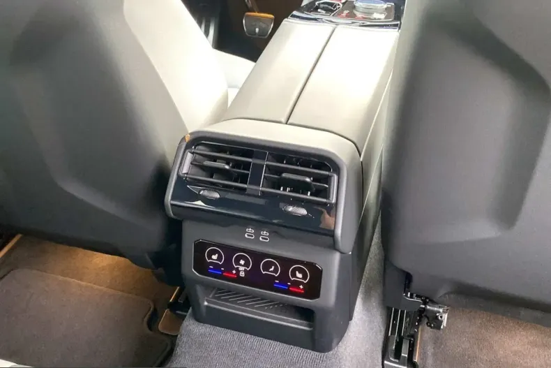 BMW M5 (Seria 5) din 2025 cu 19.634 km - oferta BMW203817 - foto 9