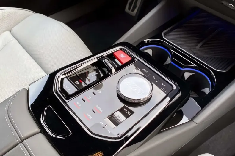 BMW M5 (Seria 5) din 2025 cu 19.634 km - oferta BMW203817 - foto 10