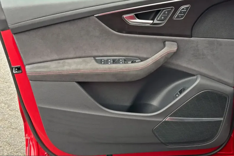 Audi RSQ8 din 2024 cu 10.590 km - oferta AUD203831 - foto 7