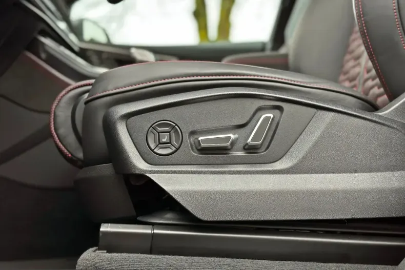 Audi RSQ8 din 2024 cu 10.590 km - oferta AUD203831 - foto 11