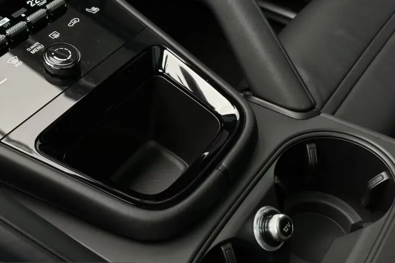 Porsche Cayenne din 2024 cu 26.950 km - oferta POR203833 - foto 9