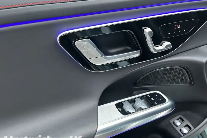 Mercedes-Benz E 53 AMG (Clasa E) din 2024 cu 4.200 km - oferta MER203846 - foto 13