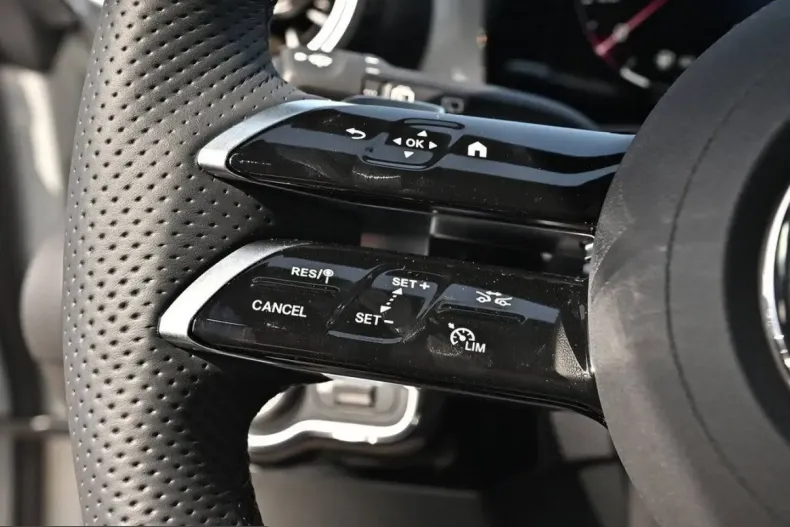 Mercedes-Benz CLA 250 Shooting Brake (Clasa CLA) din 2025 cu 9.900 km - oferta MER203848 - foto 15