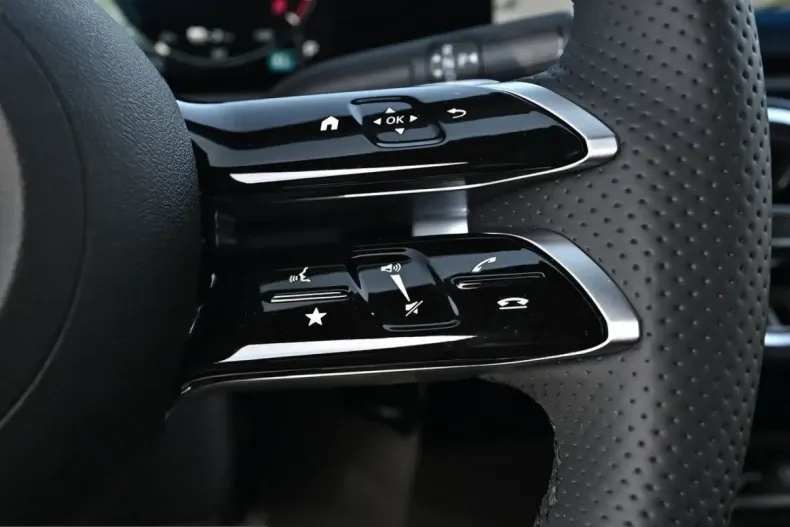 Mercedes-Benz CLA 250 Shooting Brake (Clasa CLA) din 2025 cu 9.900 km - oferta MER203848 - foto 16