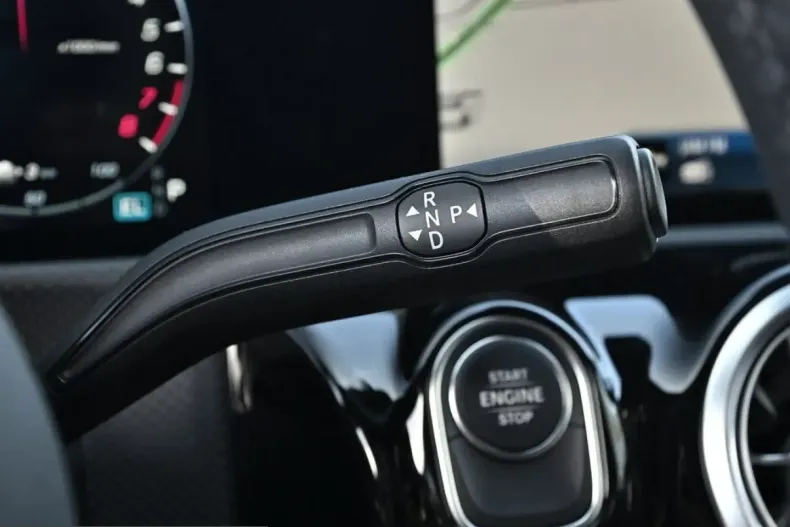 Mercedes-Benz CLA 250 Shooting Brake (Clasa CLA) din 2025 cu 9.900 km - oferta MER203848 - foto 17