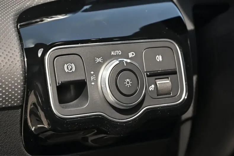 Mercedes-Benz CLA 250 Shooting Brake (Clasa CLA) din 2025 cu 9.900 km - oferta MER203848 - foto 20