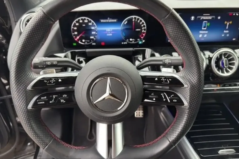 Mercedes-Benz GLA 250 (Clasa GLA) din 2024 cu 33.000 km - oferta MER203851 - foto 10