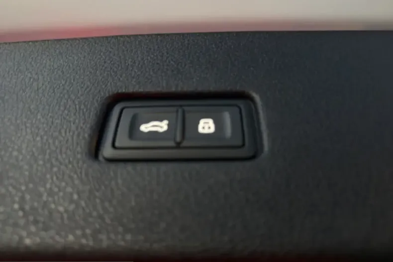 Audi Q8 din 2023 cu 44.161 km - oferta AUD203855 - foto 21