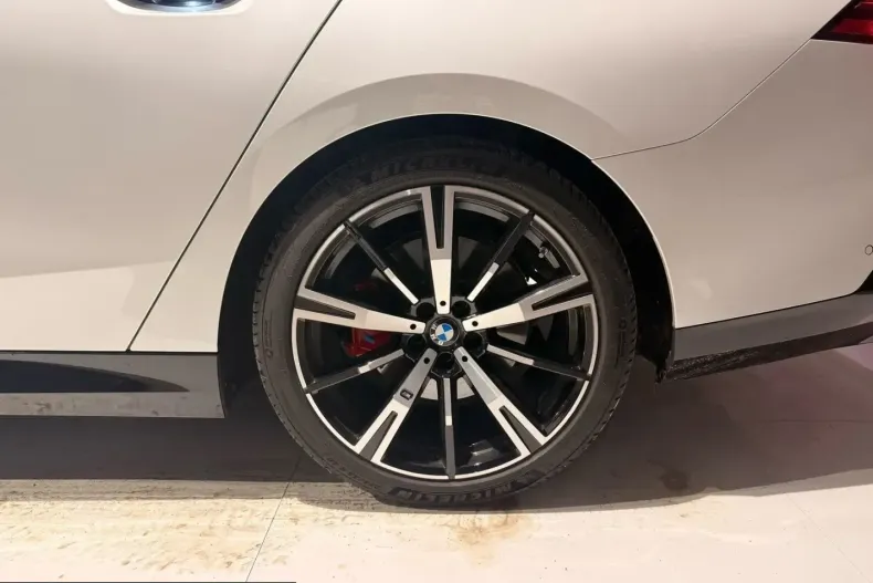 BMW 520 (Seria 5) din 2025 cu 11.100 km - oferta BMW203857 - foto 5