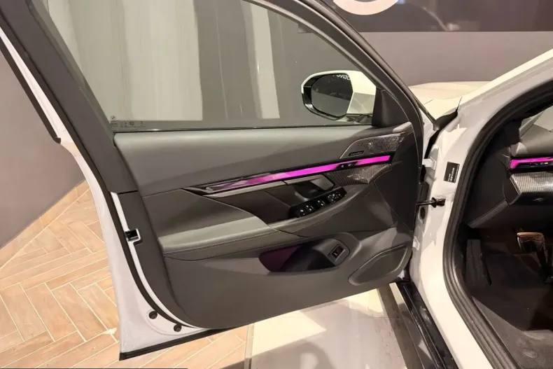 BMW 520 (Seria 5) din 2025 cu 11.100 km - oferta BMW203857 - foto 14