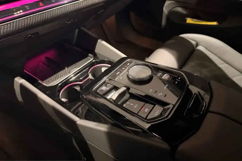 BMW 520 (Seria 5) din 2025 cu 11.100 km - oferta BMW203857 - foto 19