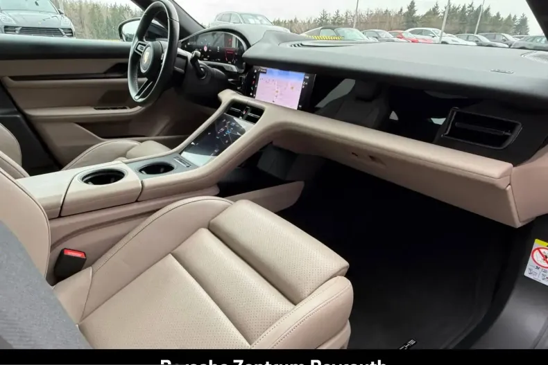 Porsche Taycan din 2023 cu 23.900 km - oferta POR203891 - foto 17