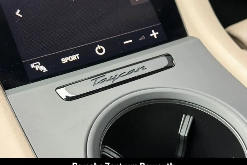 Porsche Taycan din 2023 cu 23.900 km - oferta POR203891 - foto 22