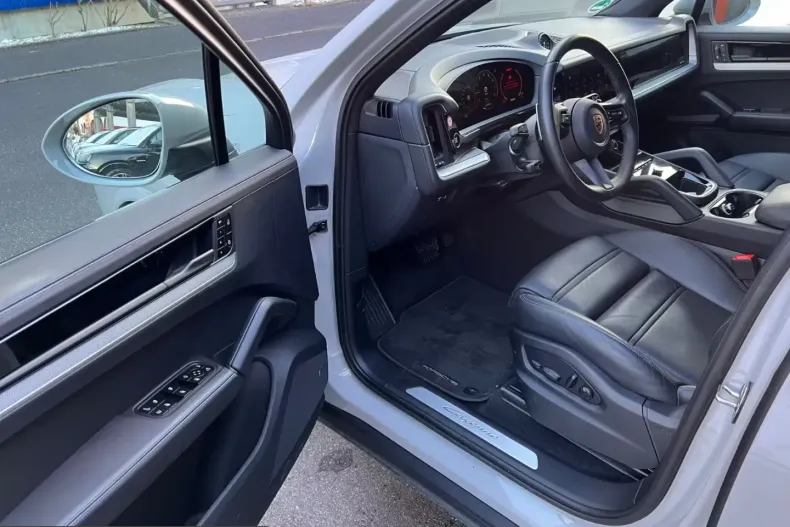 Porsche Cayenne din 2025 cu 25.400 km - oferta POR203894 - foto 15