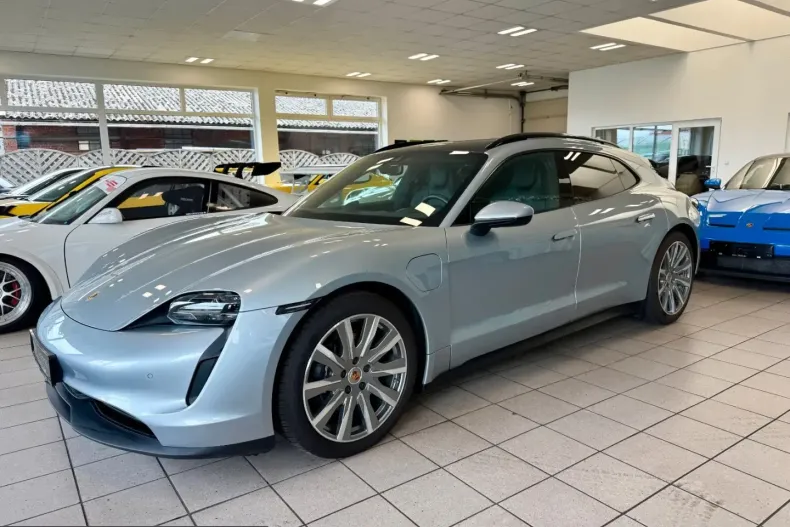 Porsche Taycan din 2023 cu 38.069 km - oferta POR203896 - foto 2