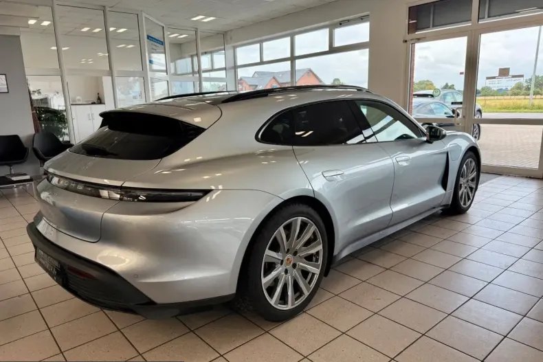 Porsche Taycan din 2023 cu 38.069 km - oferta POR203896 - foto 5