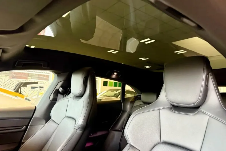 Porsche Taycan din 2023 cu 38.069 km - oferta POR203896 - foto 7