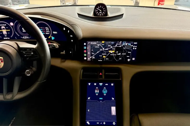 Porsche Taycan din 2023 cu 38.069 km - oferta POR203896 - foto 15