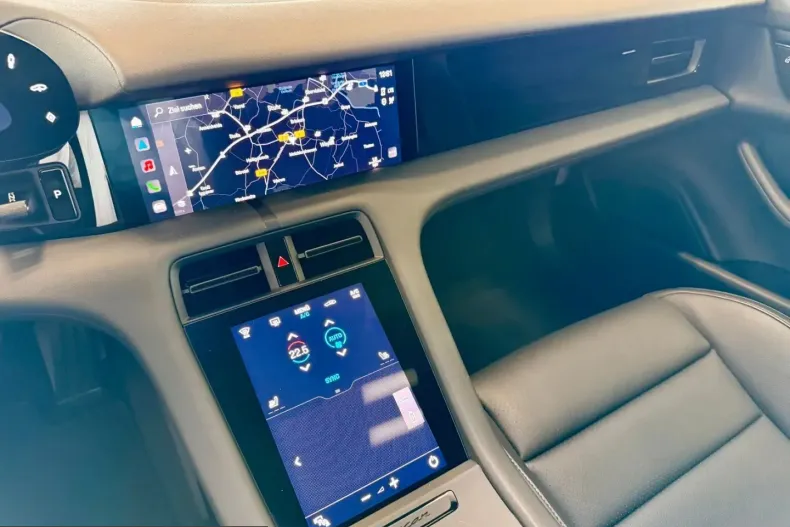 Porsche Taycan din 2023 cu 38.069 km - oferta POR203896 - foto 16