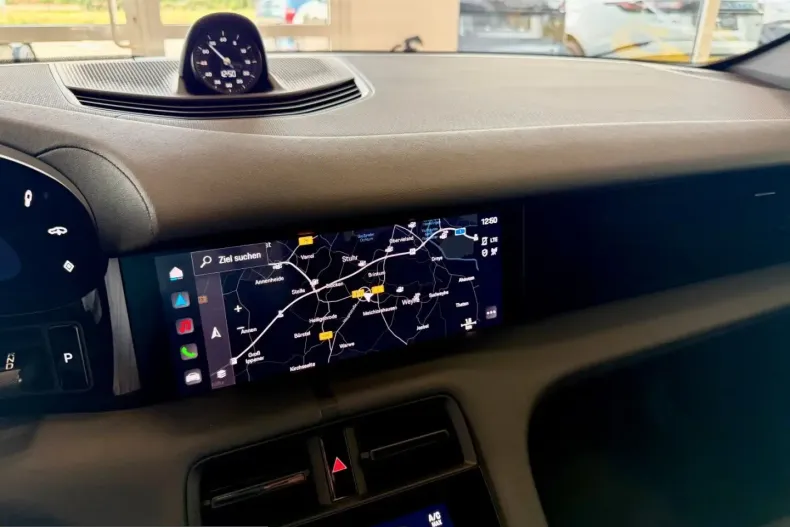 Porsche Taycan din 2023 cu 38.069 km - oferta POR203896 - foto 19