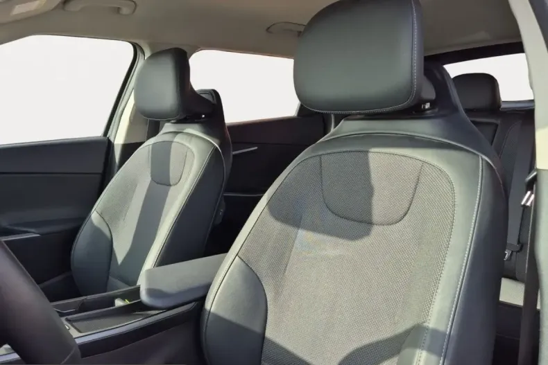 Kia EV6 din 2023 cu 49.791 km - oferta KIA203898 - foto 17