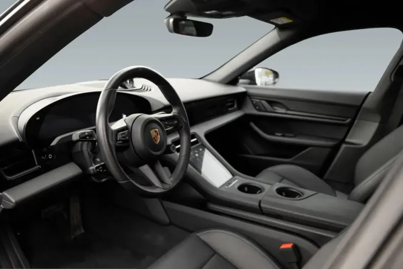 Porsche Taycan din 2023 cu 22.500 km - oferta POR203904 - foto 4