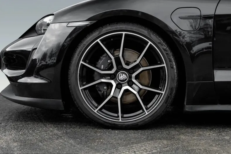 Porsche Taycan din 2023 cu 22.500 km - oferta POR203904 - foto 6