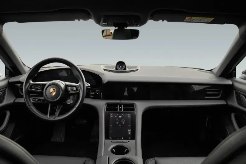 Porsche Taycan din 2023 cu 22.500 km - oferta POR203904 - foto 14