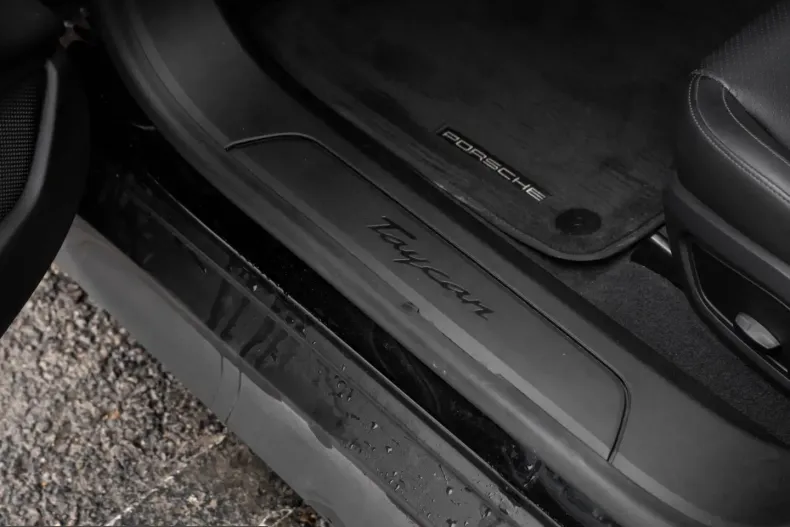 Porsche Taycan din 2023 cu 22.500 km - oferta POR203904 - foto 18