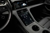 Porsche Taycan din 2023 cu 22.500 km - oferta POR203904 - foto 19