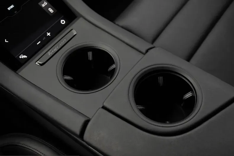 Porsche Taycan din 2023 cu 22.500 km - oferta POR203904 - foto 21