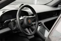 Porsche Taycan din 2023 cu 22.500 km - oferta POR203904 - foto 26