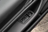 Porsche Taycan din 2023 cu 22.500 km - oferta POR203904 - foto 28