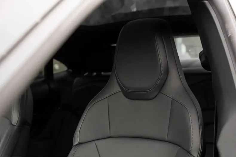 Porsche Taycan din 2023 cu 22.500 km - oferta POR203904 - foto 32