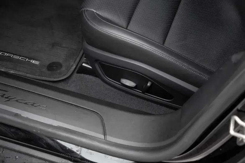 Porsche Taycan din 2023 cu 22.500 km - oferta POR203904 - foto 35