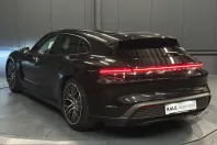 Porsche Taycan din 2023 cu 43.000 km - oferta POR203908 - foto 3