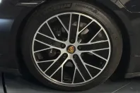 Porsche Taycan din 2023 cu 43.000 km - oferta POR203908 - foto 8