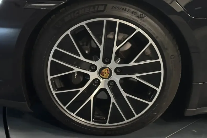 Porsche Taycan din 2023 cu 43.000 km - oferta POR203908 - foto 8