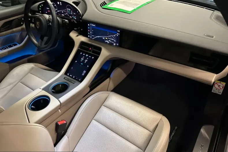 Porsche Taycan din 2023 cu 43.000 km - oferta POR203908 - foto 11