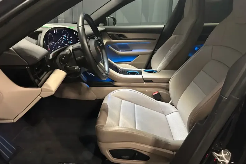 Porsche Taycan din 2023 cu 43.000 km - oferta POR203908 - foto 14