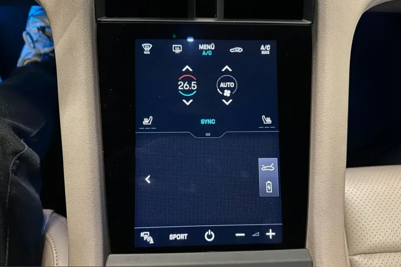 Porsche Taycan din 2023 cu 43.000 km - oferta POR203908 - foto 19