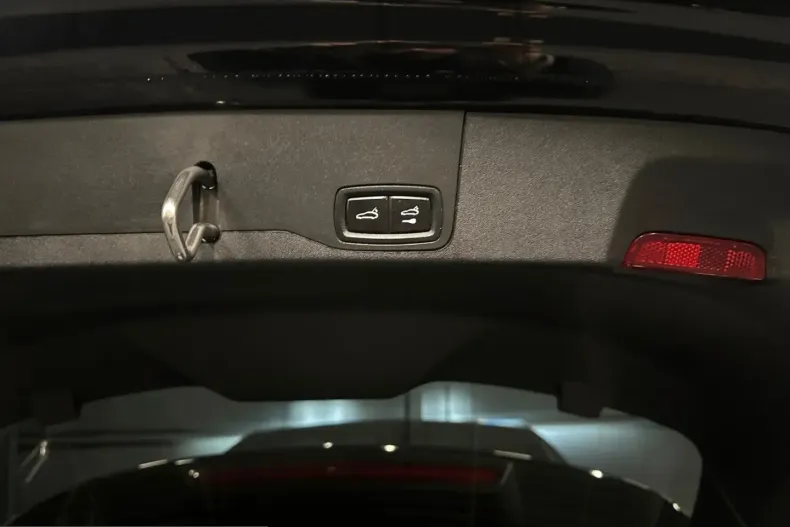 Porsche Taycan din 2023 cu 43.000 km - oferta POR203908 - foto 29