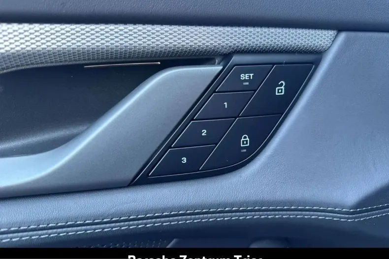 Porsche Taycan din 2023 cu 59.900 km - oferta POR203912 - foto 16