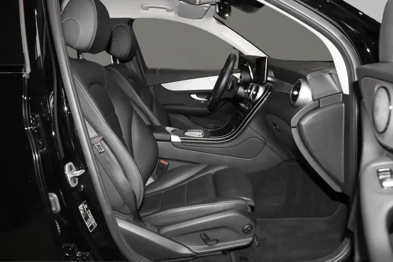 Mercedes-Benz GLC 300 (Clasa GLC) din 2021 cu 48.739 km - oferta MER203919 - foto 3