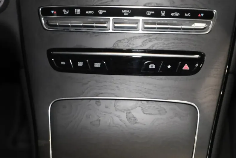 Mercedes-Benz GLC 300 (Clasa GLC) din 2021 cu 48.739 km - oferta MER203919 - foto 12