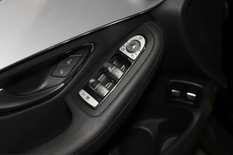 Mercedes-Benz GLC 300 (Clasa GLC) din 2021 cu 48.739 km - oferta MER203919 - foto 13