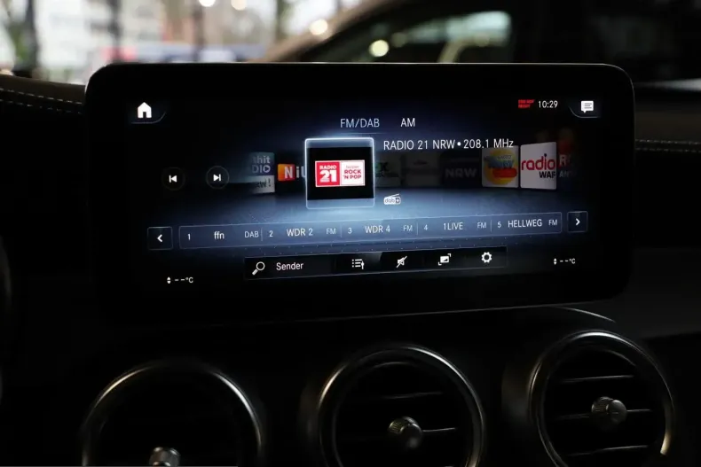 Mercedes-Benz GLC 300 (Clasa GLC) din 2021 cu 48.739 km - oferta MER203919 - foto 14